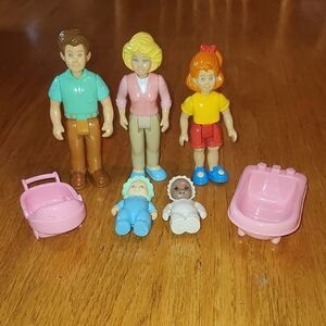 Vintage Little Tikes Family Mom Dad Girl Baby poseable light dark skin dollhouse